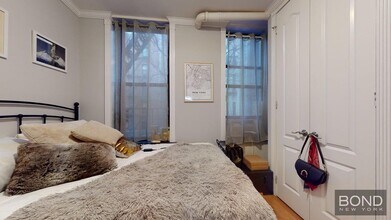 44 Avenue B in New York, NY - Building Photo - Building Photo
