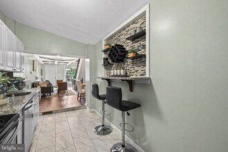 926 W Pratt St in Baltimore, MD - Foto de edificio - Building Photo