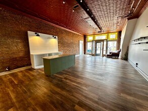 118-120 E Morrison St in Fayette, MO - Building Photo - Building Photo