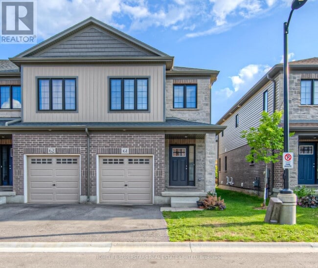 135 Hardcastle Dr in Cambridge, ON - Building Photo - Building Photo