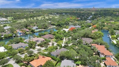 4705 Granada Blvd in Coral Gables, FL - Foto de edificio - Building Photo