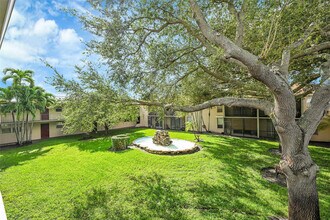 7173 Orange Dr in Davie, FL - Building Photo - Building Photo