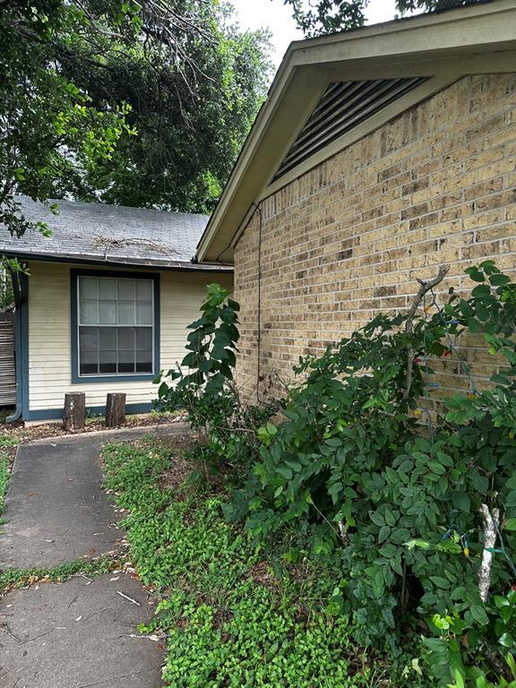 property at 8000 Clydesdale Dr