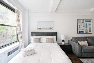340 E 52nd St in New York, NY - Building Photo - Building Photo