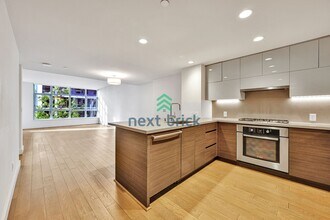 588 Bell St in Seattle, WA - Building Photo - Building Photo
