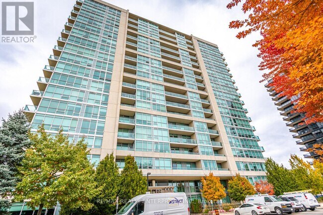 1055 Southdown Rd in Mississauga, ON - Building Photo - Building Photo