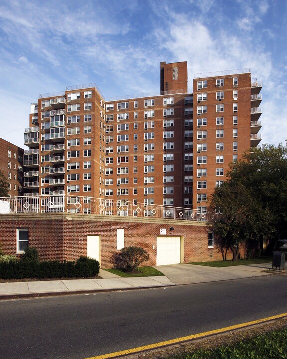 The Imperial Apartments in Riverdale, NY - Foto de edificio