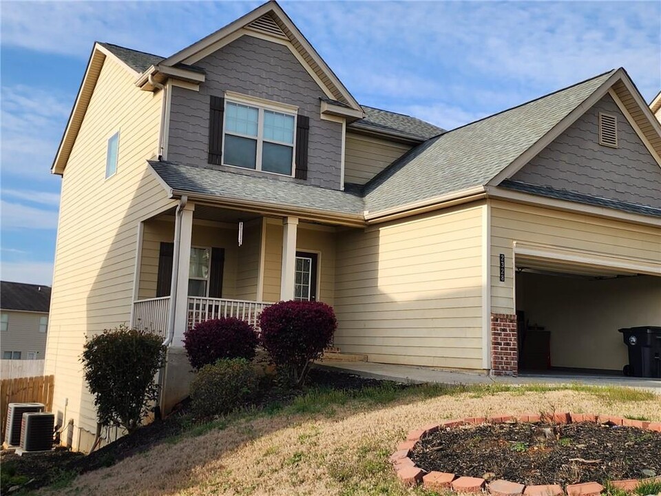 2328 Centenary Way Ct in Dacula, GA - Building Photo
