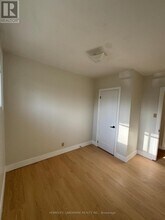 35 Nisbet Dr in Aurora, ON - Building Photo - Building Photo