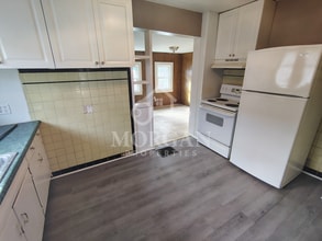 2439 Chase St in Anderson, IN - Foto de edificio - Building Photo