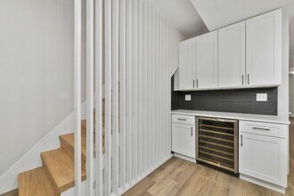 184 Paris St-Unit -1 in Boston, MA - Building Photo - Building Photo