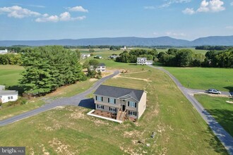 84 Wesley Chapel Dr in Edinburg, VA - Foto de edificio - Building Photo