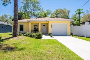 1448 Oak St in Seminole, FL - Building Photo