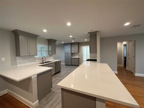 1701 Buchanan St in Pasadena, TX - Building Photo - Building Photo