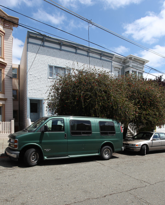 12 Hill St in San Francisco, CA - Building Photo