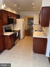 10775 Brewer House Rd in Rockville, MD - Building Photo - Building Photo