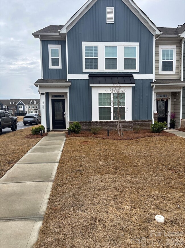 property at 15733 Country House St