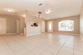 3392 Ambassador Ave in Spring Hill, FL - Building Photo - Building Photo