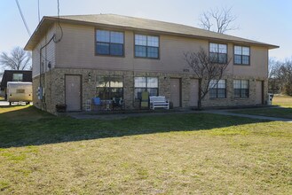 605 Meadow View Ct in Denton, TX - Building Photo - Building Photo