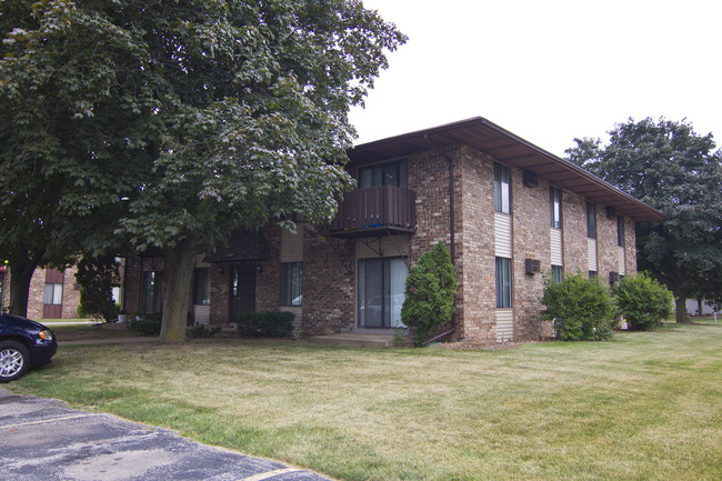 1606 E Longview Dr in Appleton, WI - Building Photo - Building Photo