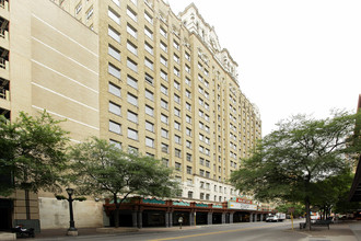 Towers at the Majestic in San Antonio, TX - Building Photo - Building Photo