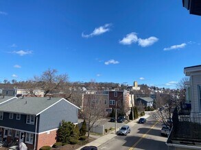 901 Saratoga St, Unit 3 in Boston, MA - Building Photo - Building Photo