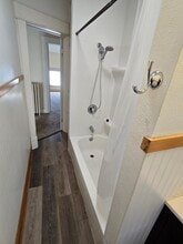 150 W School St in Columbus, WI - Foto de edificio - Building Photo