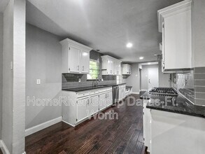 9033 Flicker Ln in Dallas, TX - Building Photo - Building Photo