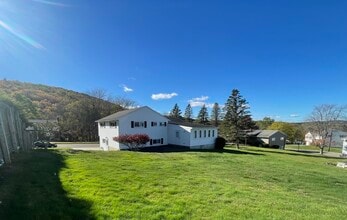 1005 Murray Hill Rd in Vestal, NY - Building Photo - Building Photo