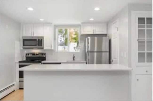 120 W Emerson St, Unit #2 in Melrose, MA - Building Photo - Building Photo