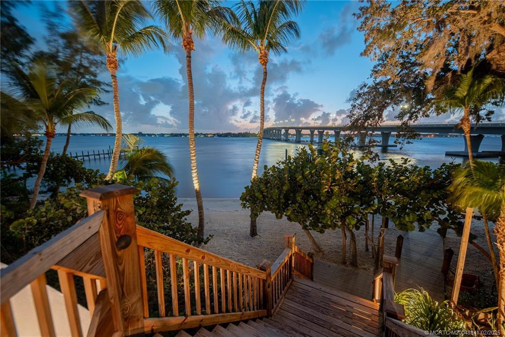 5 S River Rd in Stuart, FL - Foto de edificio