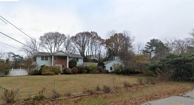 13 Whitney Cir