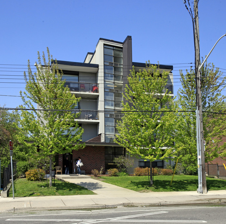 418 Dawes Rd in Toronto, ON - Building Photo