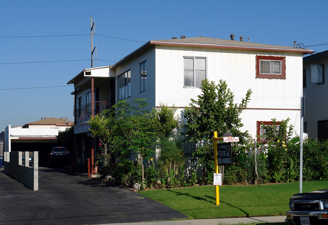 11835 Truro Ave in Hawthorne, CA - Building Photo