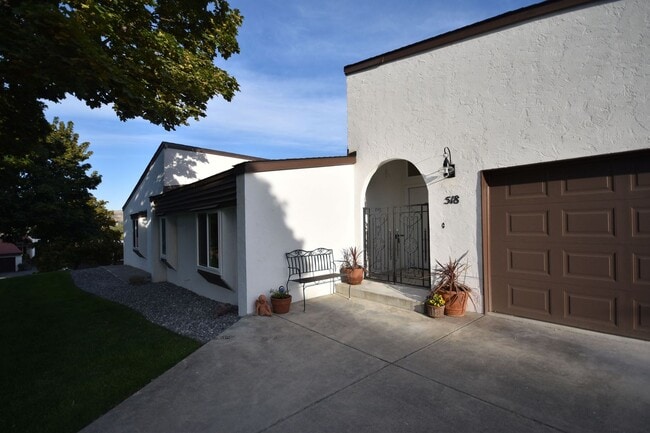 518 Fairway Dr in Richland, WA - Building Photo - Building Photo