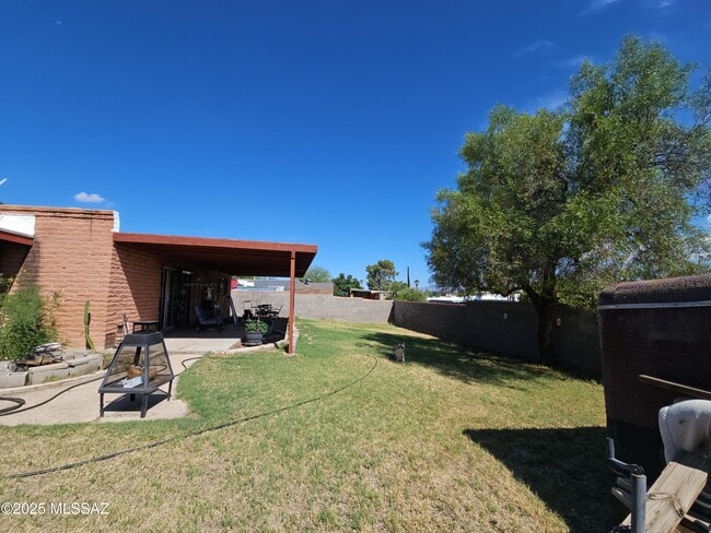 8933 E Old Spanish Trail in Tucson, AZ - Building Photo - Building Photo