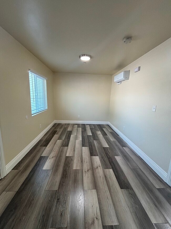 property at 1229 1/2 W Gage Ave