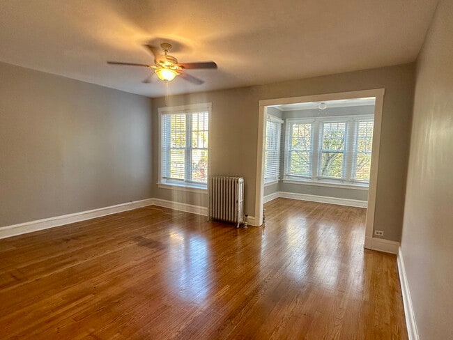 6442 N Bosworth Ave in Chicago, IL - Foto de edificio - Building Photo