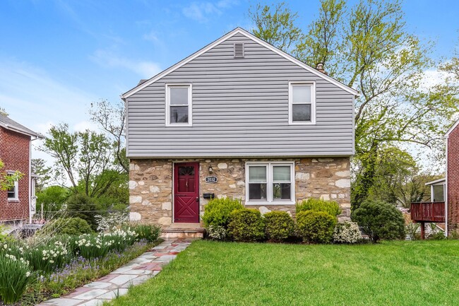 property at 2032 Jenkintown Rd
