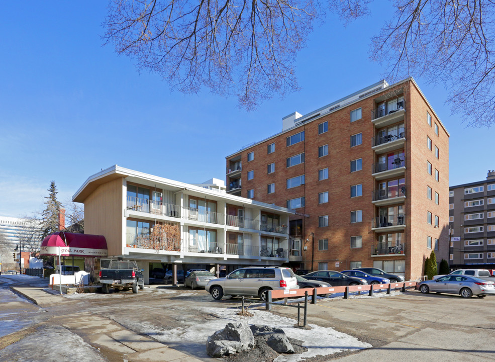 Downtown Edmonton Apartments in Edmonton, AB - Building Photo