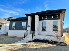 6207 SW Luna Ln in Bentonville, AR - Building Photo