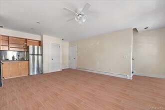 36 Main St-Unit -4 in Sag Harbor, NY - Building Photo - Building Photo