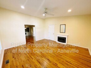 15 Spring Village Ln in Hendersonville, NC - Building Photo - Building Photo