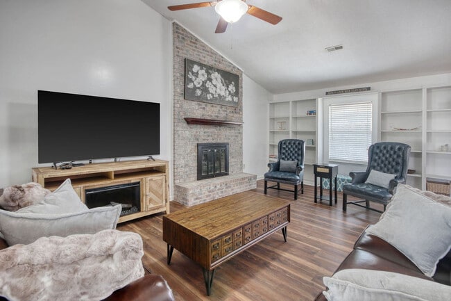 104 Spanish Oak Dr in Myrtle Beach, SC - Building Photo - Building Photo