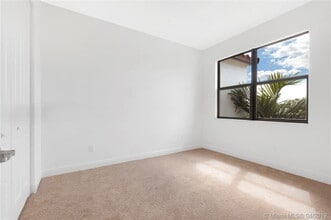 20901 NW 1st Dr in Pembroke Pines, FL - Building Photo - Building Photo