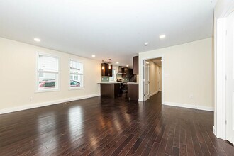 28 Albion St, Unit 1 in Somerville, MA - Building Photo - Building Photo