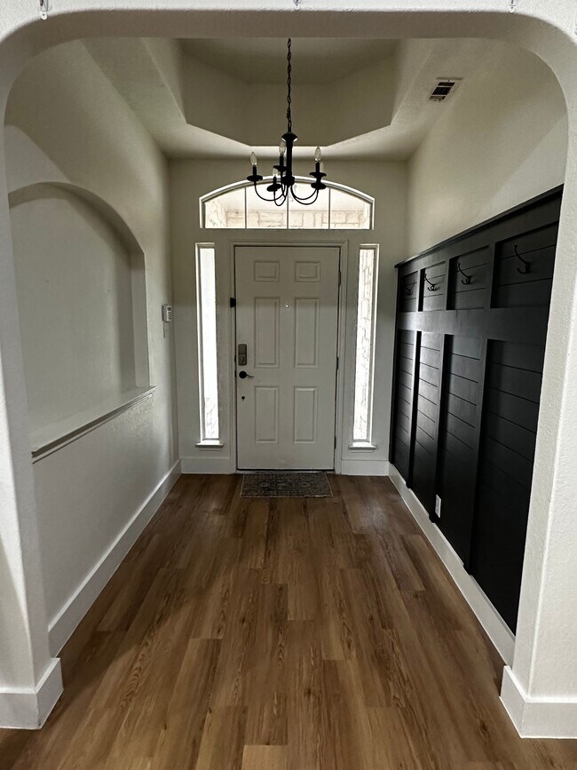 7822 Bur Oak Way in San Antonio, TX - Building Photo - Building Photo