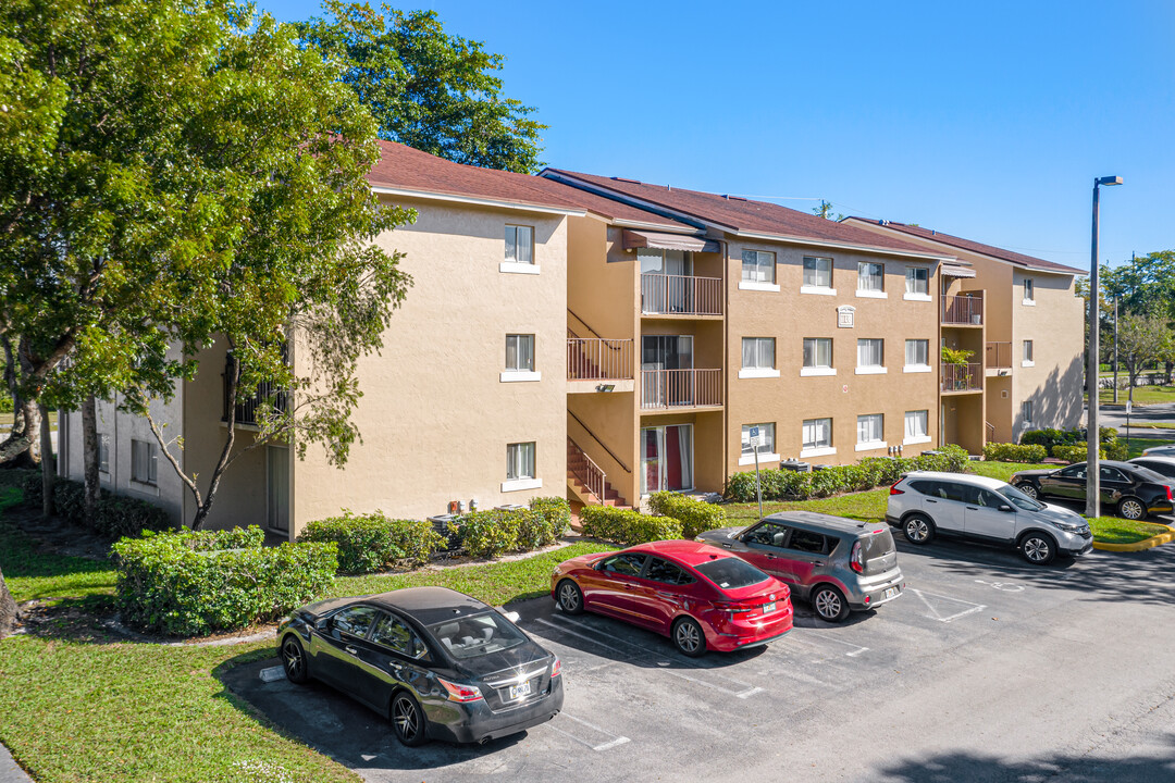 St. Andrews Palm Beach in West Palm Beach, FL - Building Photo