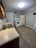 329 E South St, Unit 2 in Wooster, OH - Building Photo