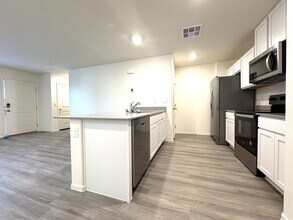 4828 Ava Ridge Ave in Enterprise, NV - Building Photo - Building Photo